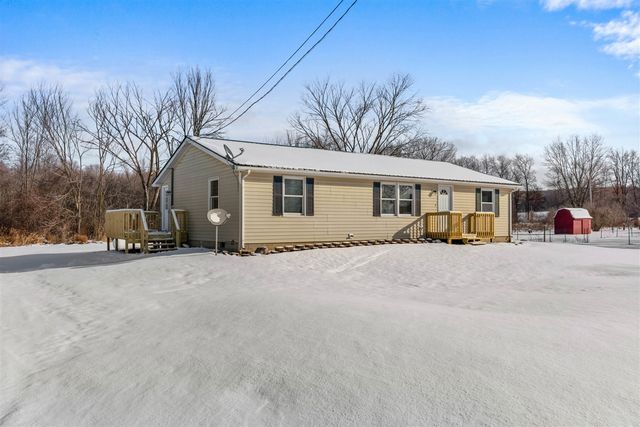 2340 E Mosherville Road, Jonesville, MI 49250
