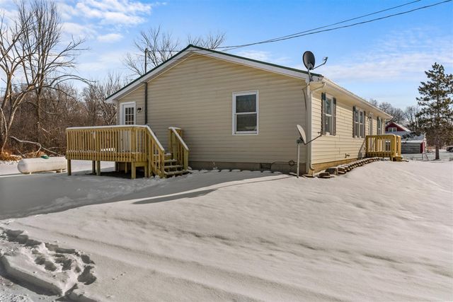 2340 E Mosherville Road, Jonesville, MI 49250