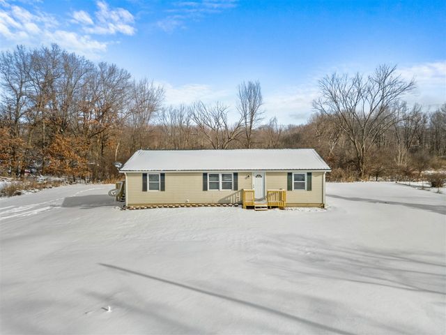 2340 E Mosherville Road, Jonesville, MI 49250