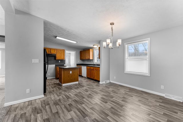 2340 E Mosherville Road, Jonesville, MI 49250