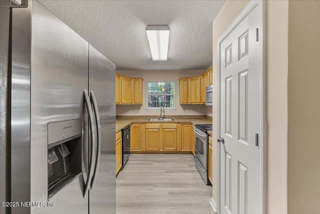 4527 CLAIRMONT Road, Jacksonville, FL 32207