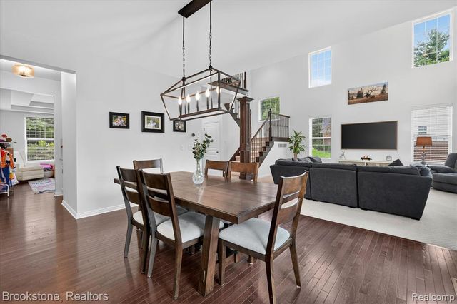 1731 Algonquian Trail, Lake Orion, MI 48362