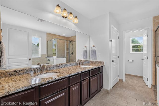 1731 Algonquian Trail, Lake Orion, MI 48362