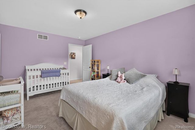 1731 Algonquian Trail, Lake Orion, MI 48362
