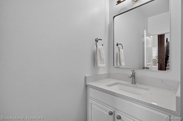 1731 Algonquian Trail, Lake Orion, MI 48362