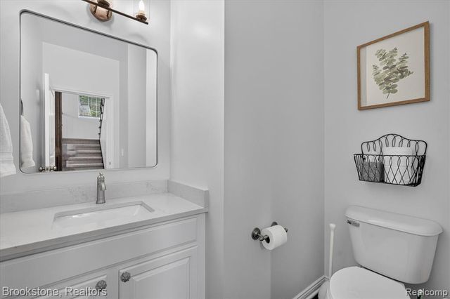 1731 Algonquian Trail, Lake Orion, MI 48362