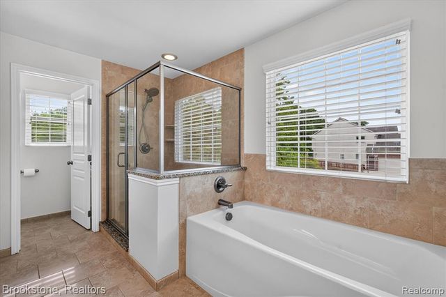 1731 Algonquian Trail, Lake Orion, MI 48362