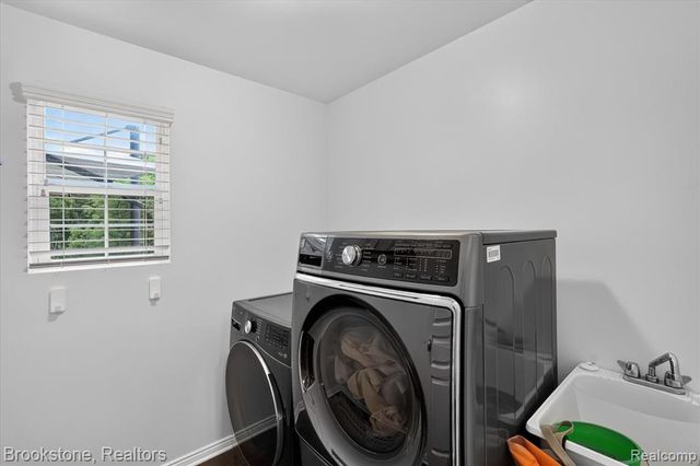 1731 Algonquian Trail, Lake Orion, MI 48362