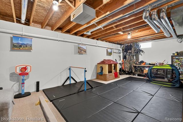1731 Algonquian Trail, Lake Orion, MI 48362