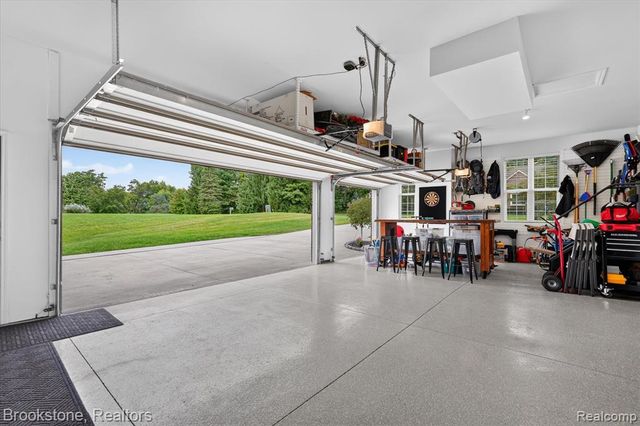 1731 Algonquian Trail, Lake Orion, MI 48362