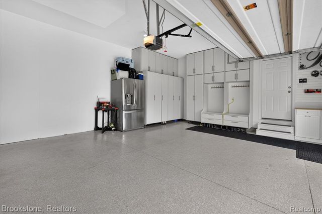 1731 Algonquian Trail, Lake Orion, MI 48362