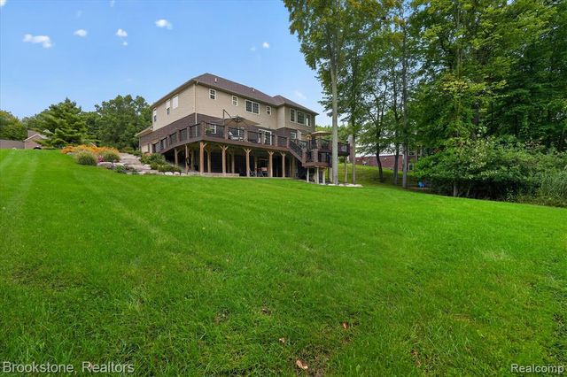 1731 Algonquian Trail, Lake Orion, MI 48362