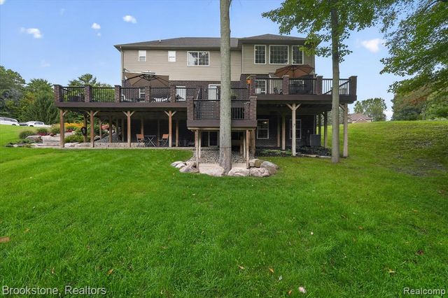 1731 Algonquian Trail, Lake Orion, MI 48362