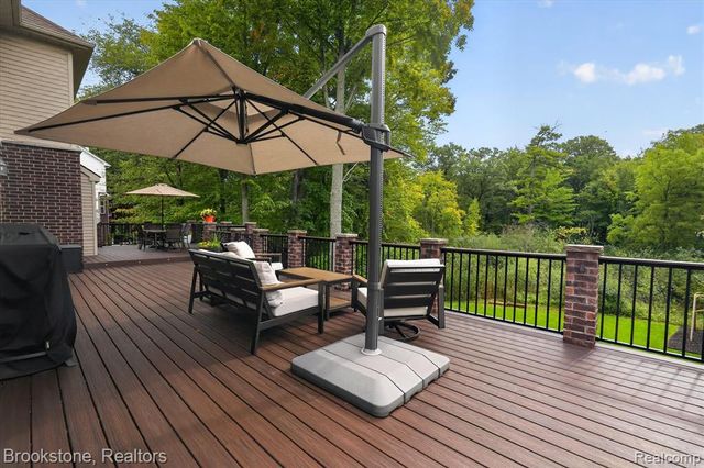 1731 Algonquian Trail, Lake Orion, MI 48362