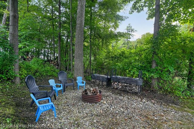 1731 Algonquian Trail, Lake Orion, MI 48362