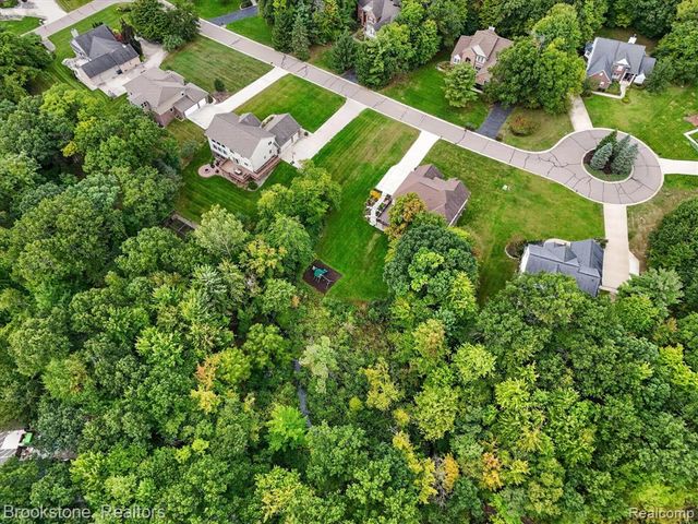 1731 Algonquian Trail, Lake Orion, MI 48362