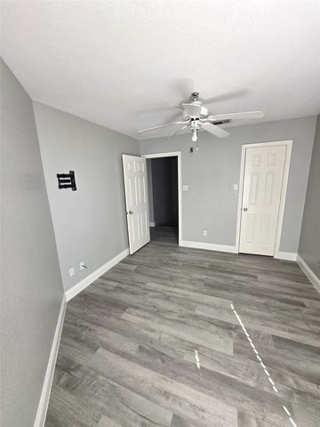 400 Buckskin Drive, Red Oak, TX 75154