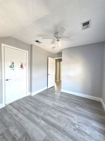 400 Buckskin Drive, Red Oak, TX 75154