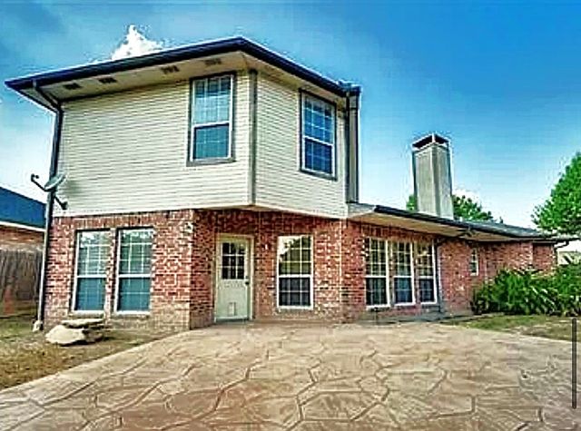 400 Buckskin Drive, Red Oak, TX 75154