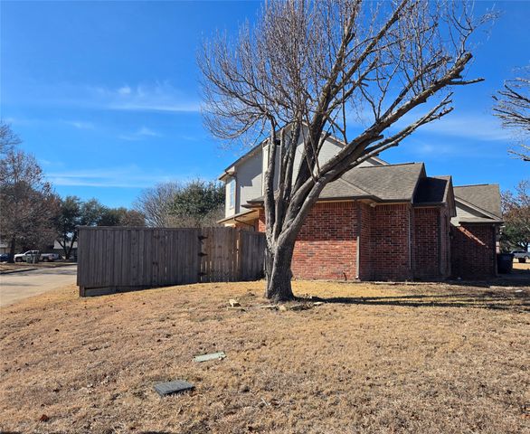 400 Buckskin Drive, Red Oak, TX 75154