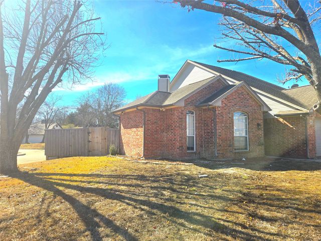 400 Buckskin Drive, Red Oak, TX 75154