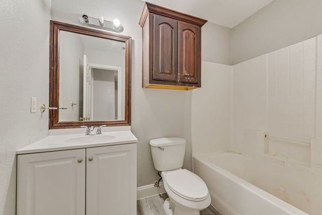 400 Buckskin Drive, Red Oak, TX 75154