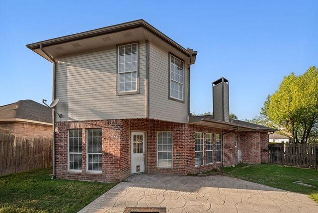 400 Buckskin Drive, Red Oak, TX 75154