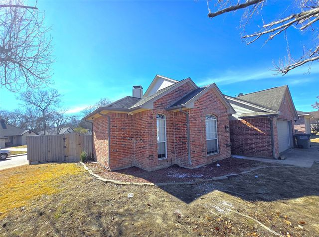 400 Buckskin Drive, Red Oak, TX 75154