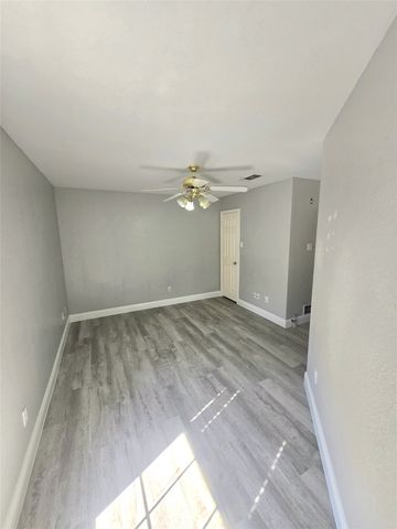 400 Buckskin Drive, Red Oak, TX 75154