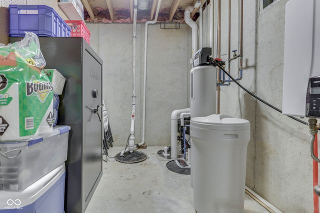 4814 Goldenrain Court, Indianapolis, IN 46237