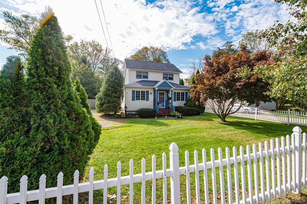 328 Pulaski Road, Kings Park, NY 11754 — exterior
