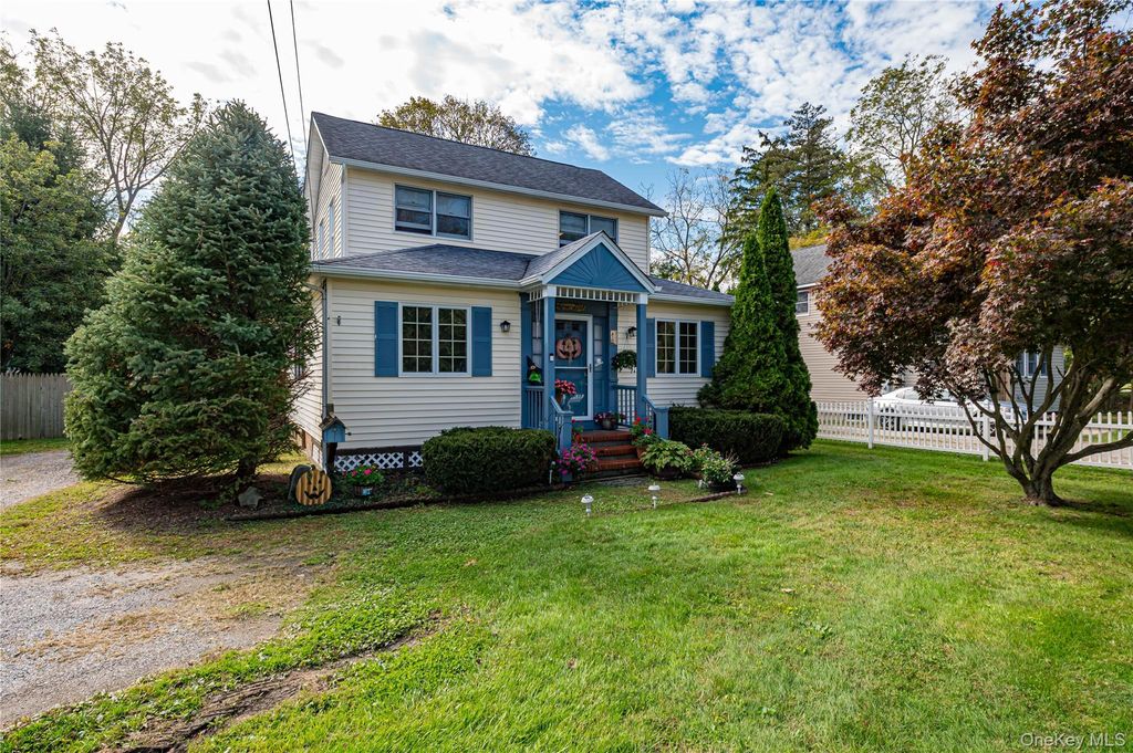 328 Pulaski Road, Kings Park, NY 11754 — photo 2