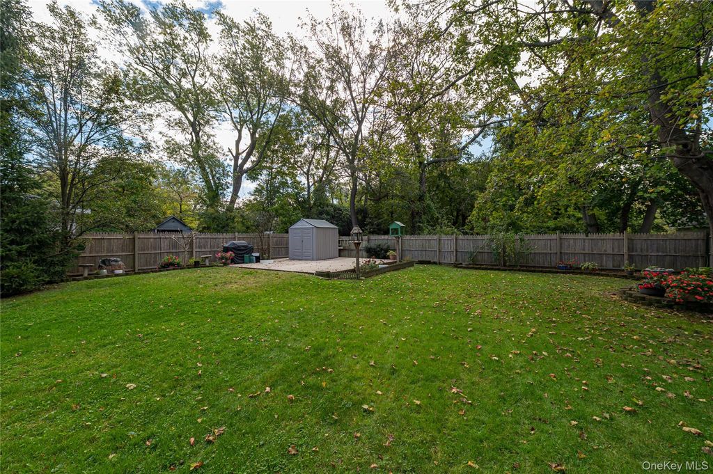 328 Pulaski Road, Kings Park, NY 11754 — photo 5