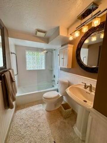 104 W Spearfish Lane, Jupiter, FL 33477
