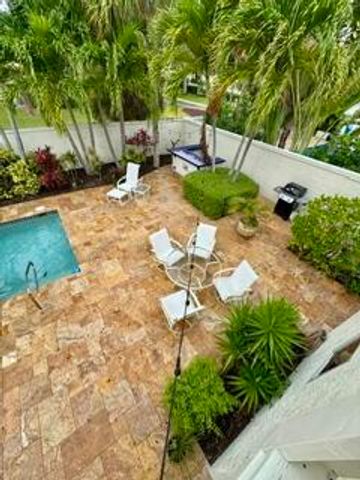 104 W Spearfish Lane, Jupiter, FL 33477