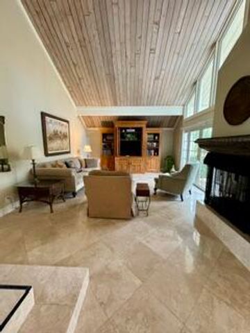 104 W Spearfish Lane, Jupiter, FL 33477