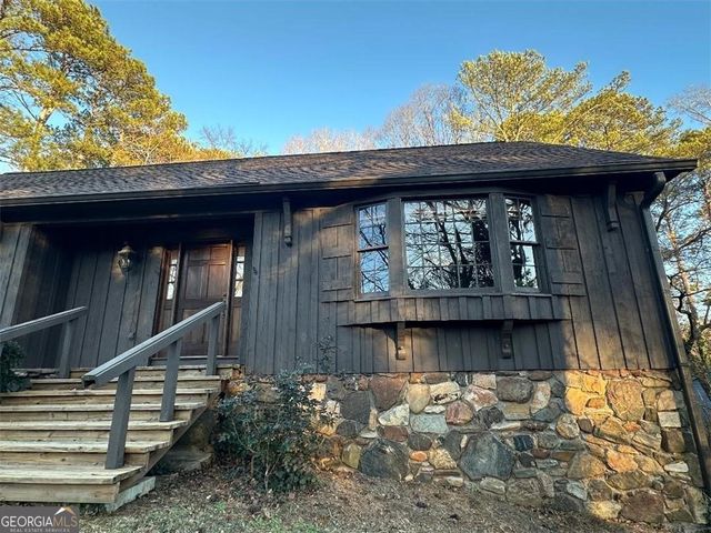 933 Viking Drive, Stone Mountain, GA 30083