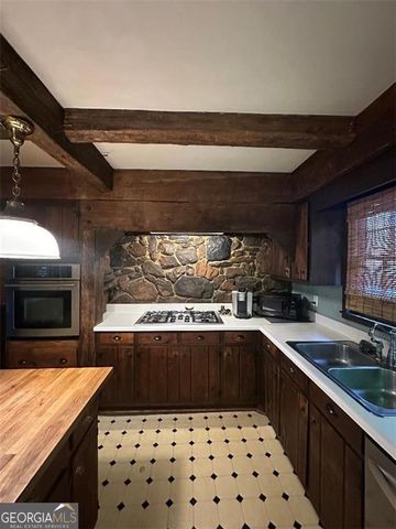 933 Viking Drive, Stone Mountain, GA 30083