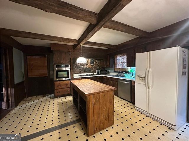 933 Viking Drive, Stone Mountain, GA 30083