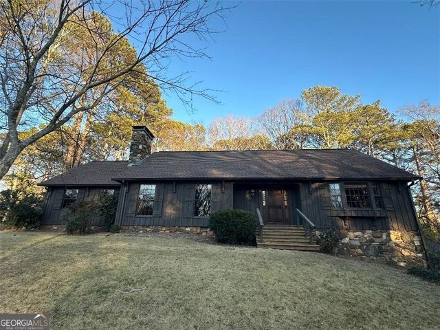 933 Viking Drive, Stone Mountain, GA 30083