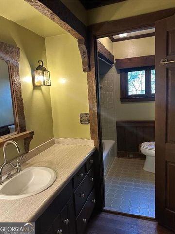 933 Viking Drive, Stone Mountain, GA 30083