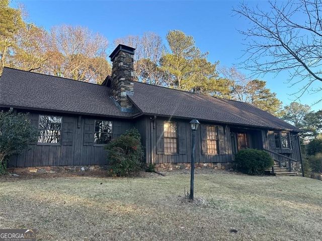 933 Viking Drive, Stone Mountain, GA 30083