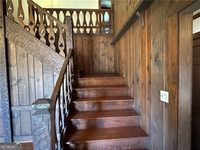 933 Viking Drive, Stone Mountain, GA 30083