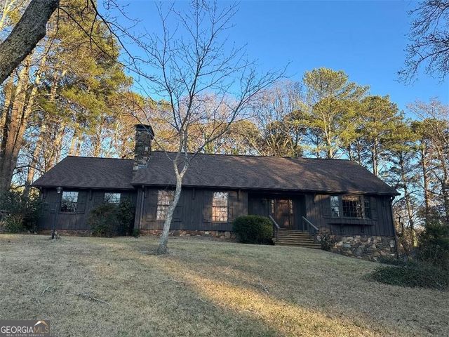 933 Viking Drive, Stone Mountain, GA 30083