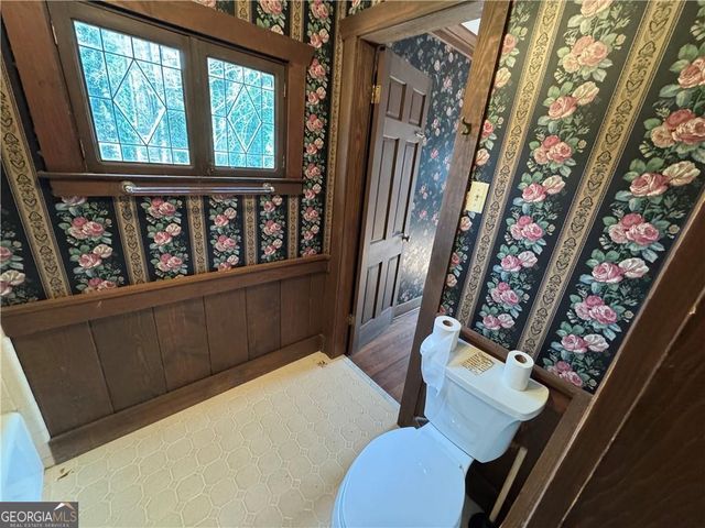 933 Viking Drive, Stone Mountain, GA 30083