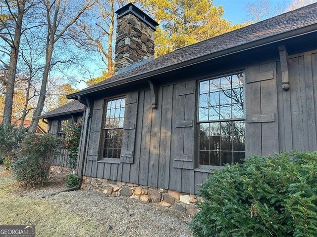 933 Viking Drive, Stone Mountain, GA 30083