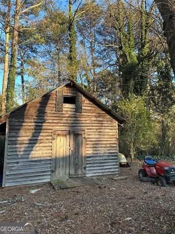 933 Viking Drive, Stone Mountain, GA 30083