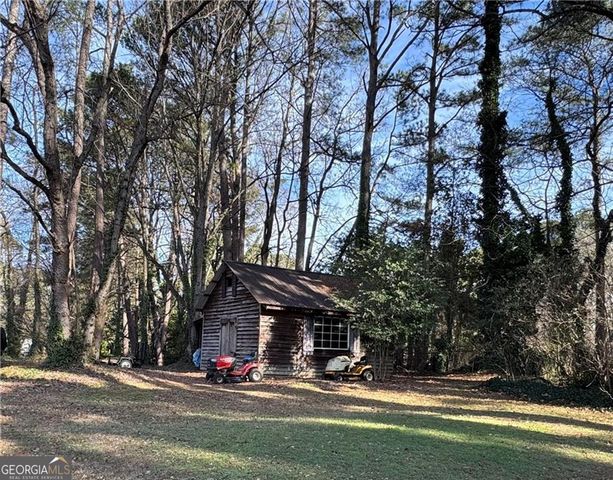 933 Viking Drive, Stone Mountain, GA 30083