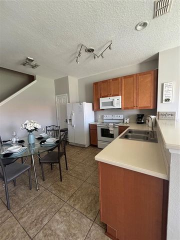 5479 PARADISE CAY CIRCLE, Kissimmee, FL 34746