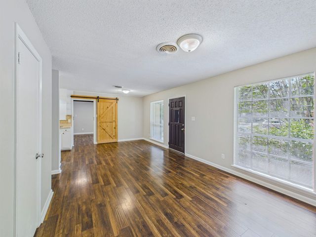 7800 W 32nd Street, Little Rock, AR 72204